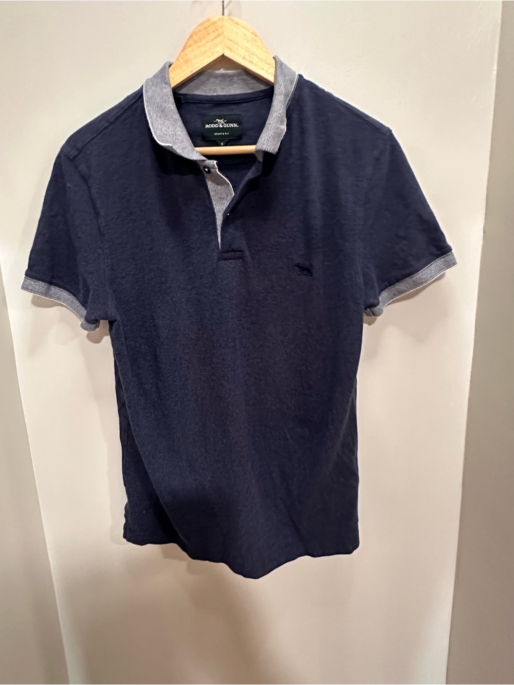 Rodd & Gunn Navy Polo with Gray Contrast Collar